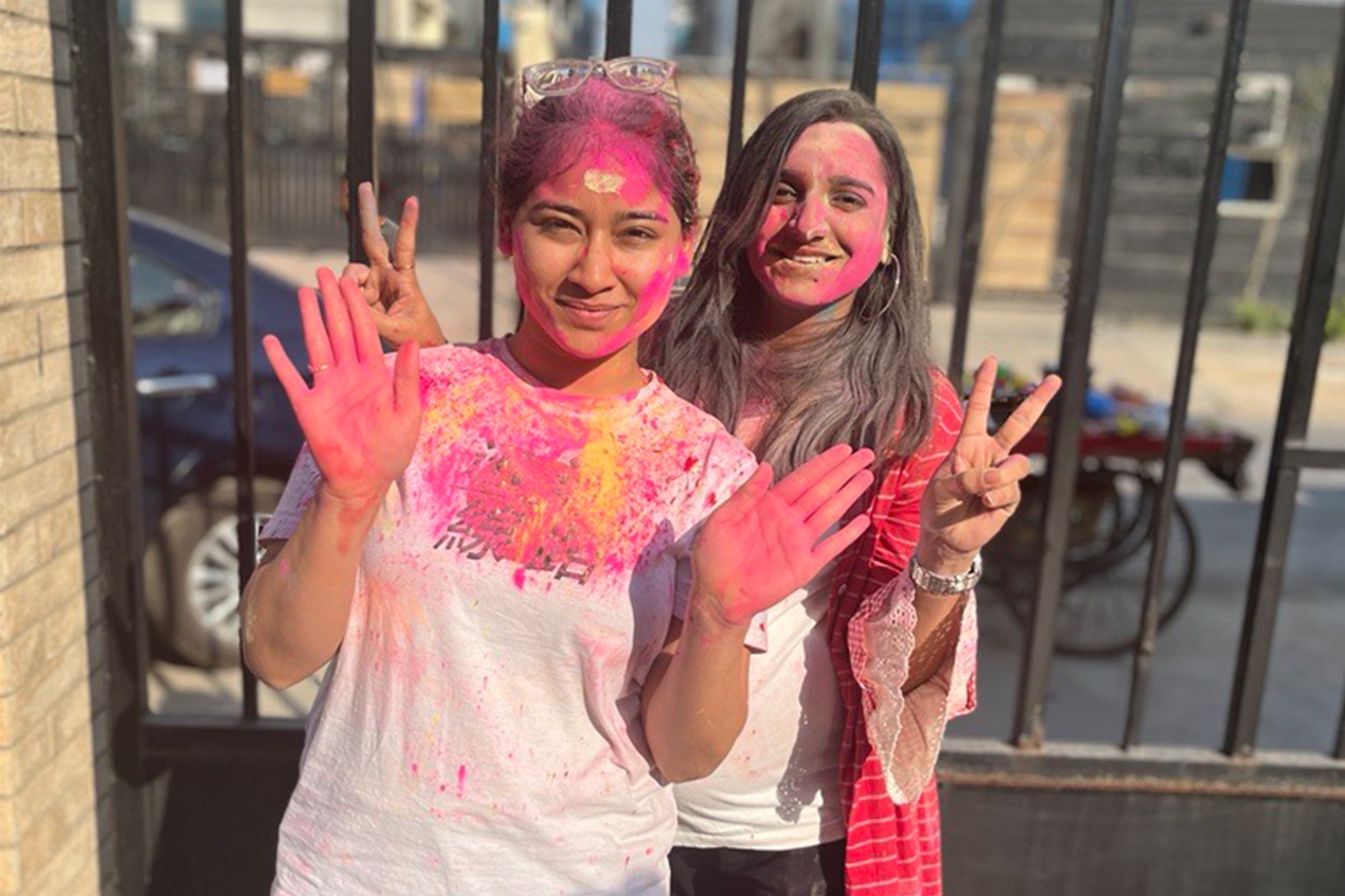 Holi4
